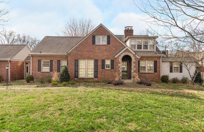 Cottage Charm - Photo 1