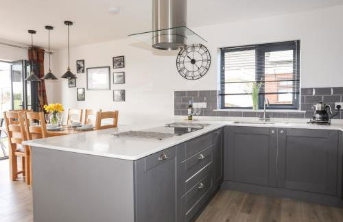 The Hawthorns - Photo 10