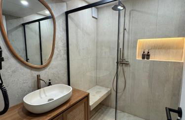 Appartement avec terrasse et parking centre St-Tropez - Photo 16