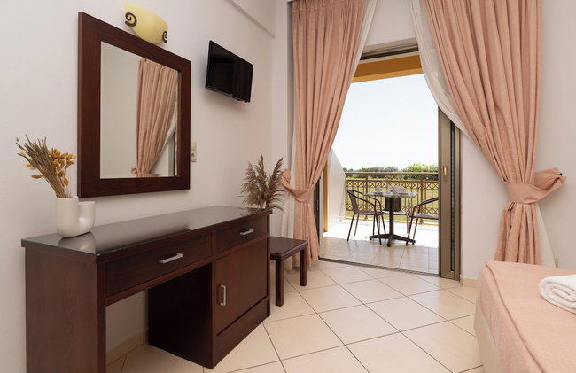 Finiki Plaza - Photo 131