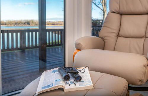 Sandmartin Lodge a lakeshore haven at Pine Lake Resort - Foto 9