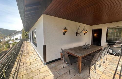 Private Spacious Villa near Winterberg and Willingen 14 Guests HUGE GARDEN Free Parking for Multiple Cars - Foto 7