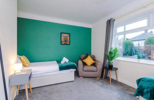 3BR Home Sleeps 6 Perfect for Short and Long Term Stays - Foto 59