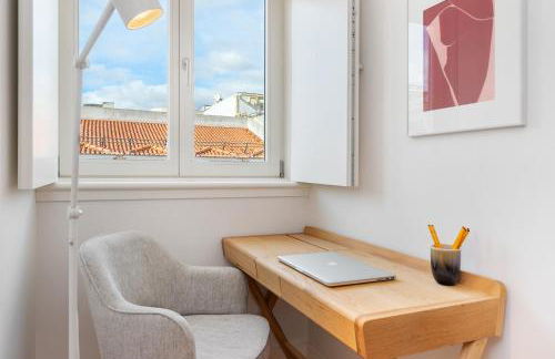 WHome Top-Floor Studio in Prime Location - Photo 12