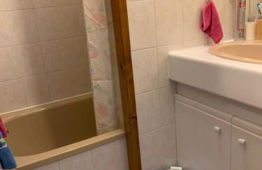 Studio Embrun à 10 mn à pied plan d eau de 2 à 4 personnes sans linge de lit ni serviettes situé 3 chemin de chadenas - Photo 3