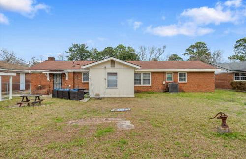 Spacious Backyard • Alfresco Dining • Pet Friendly - Foto 37