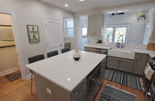 Stadium Armory Stay - 3 Bedroom - Foto 10