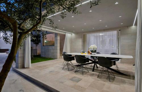 Luxury Lake-View Villa Karmen with Heated Pool, Private Spa & Sunset Terrace - Foto 9