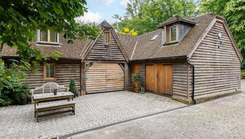 Hertford Barn conversion - Photo 3