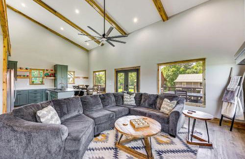 Family Tradition Glenwood Cabin with River Access! - Foto 4