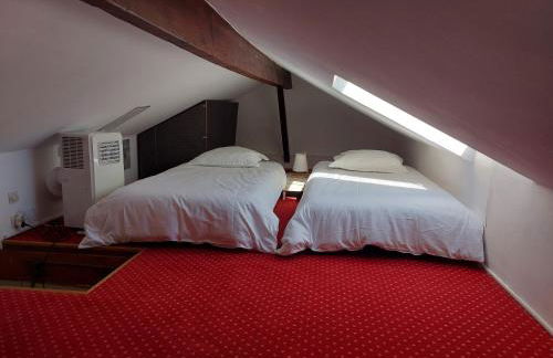 Place du Suquet - In the hart of old Cannes - 2 Min Walking distance from Palais de Festivals and Beaches - Photo 17