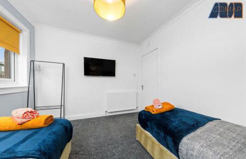 Cosy 2-Bed House I Easy Edinburgh Access I Sleeps 4 - Photo 26