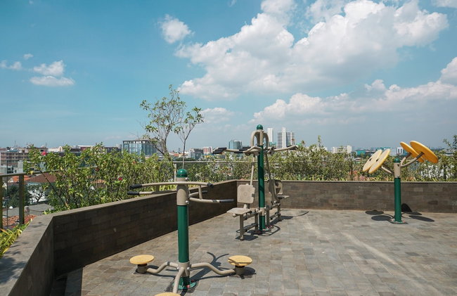 Best Studio with Pool View at Menteng Park Apartment - Photo 14