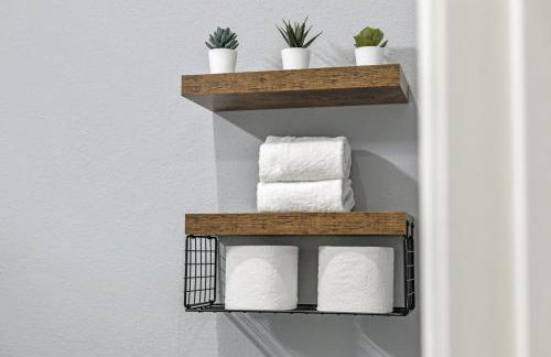 Trendy 1BR w 10ft Ceilings FREE Parking Pet Friendly - Foto 12