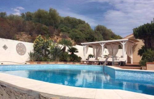 Private Pool villa with panoramic views split over 2 levels / Aircon / New Pool. - Foto 36