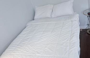 Garden level one bedroom apartment - Foto 11