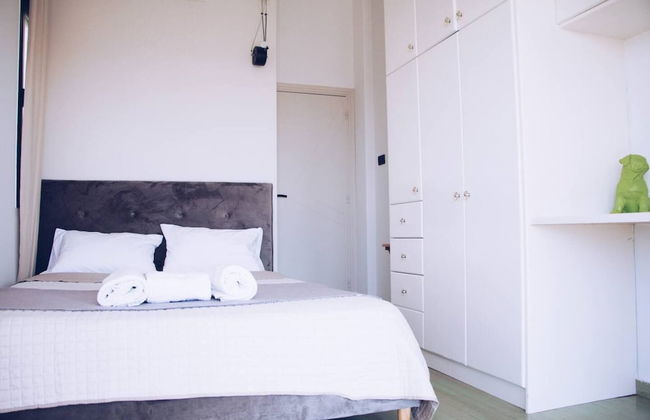 Stunning 4-bed Villa in Lagonisi Kalivia Thorikou - Photo 5