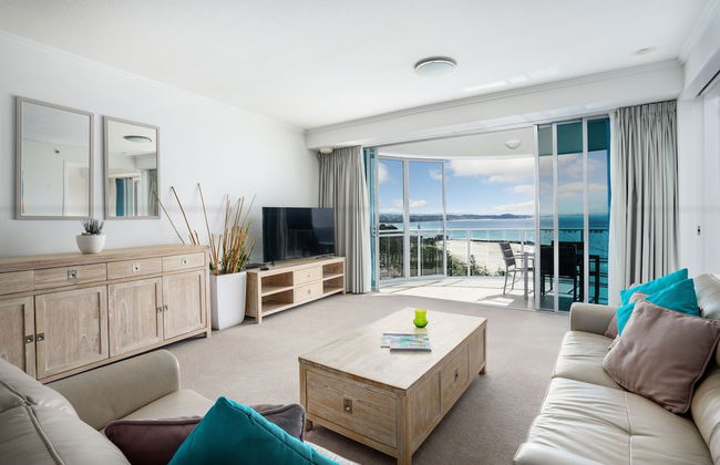 Reflection Tower Two - Photo 43