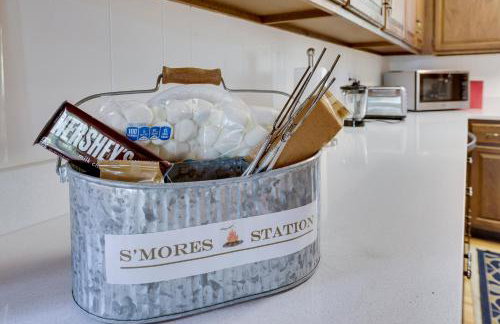 Lakefront Home, Hot Tub, Pool Access, Boats, Pets - Photo 16