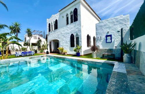 GATU Villa Lurberri, piscina privada, Parking, jardines -Mayores de 25 años y familias " - Foto 22