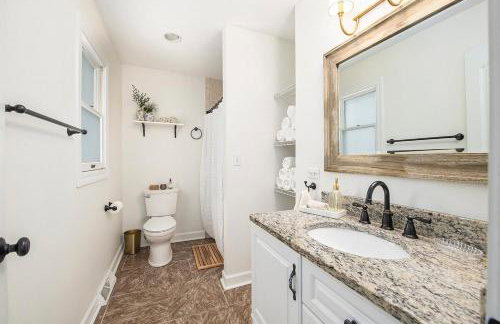 New Beach front 5bd in Sister Lakes with Hot tub - Foto 14