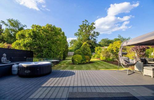 Luxury 4-Bedroom High-End Home, Includes Jacuzzi and Pool Table - Foto 42