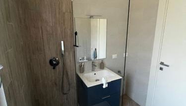 New Cozy Stay with Lakeview - Photo 3