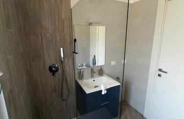 New Cozy Stay with Lakeview - Photo 3