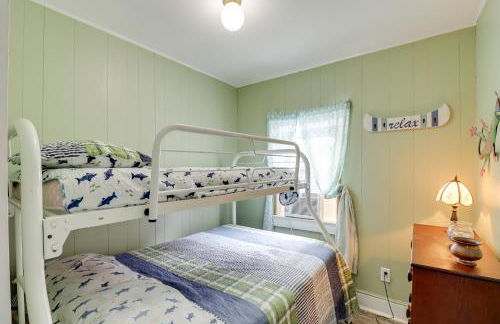 Deck and Indian River Bay Views Coastal Cottage - Foto 19