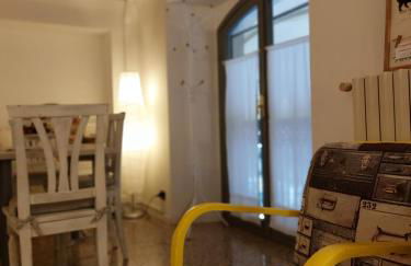 "Lo charme" a 5 minuti a piedi da Ospedale,Teatro Coccia ed Universita',a 30 minuti dai Laghi e 40 minuti da Milano - Foto 12