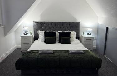 2 Bedroom Scenic Apartment, with Balcony View & Parking - Foto 15