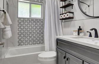 Boca Beauty - Stylish Home With Pool 3 Bedroom Home by RedAwning - Foto 74