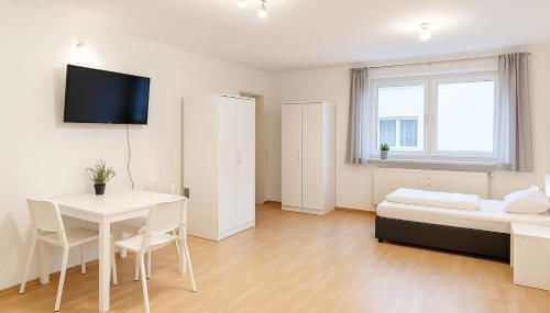 SUNNYHOME Monteurwohnungen und Apartments in Regensburg - Foto 3, wardrobe