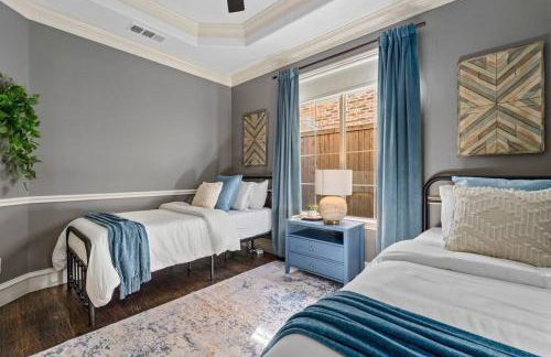 Luxury 4BR Dallas Home with Game Room and Fire Pit - Foto 10