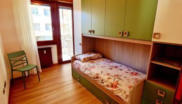 CONTINENTAL - ONE MINUTE TRAINS STATIONS - Tirano center - Foto 4, wardrobe