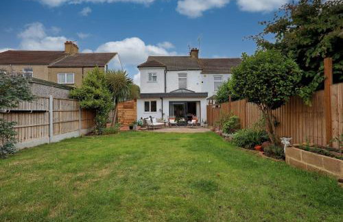 Beautiful 5 bed house, relaxing garden and driveway parking 10 min to the beach - Foto 40