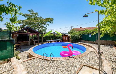 5 Bedroom Amazing Apartment In Viskovo - Photo 13