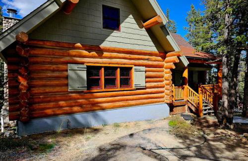 Moose Mtn Lodge/Luxury Cabin/Hot Tub/Fireplace - Foto 9
