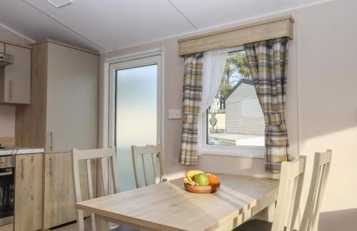 Caravan B61 at Landscove Holiday Park - Photo 8