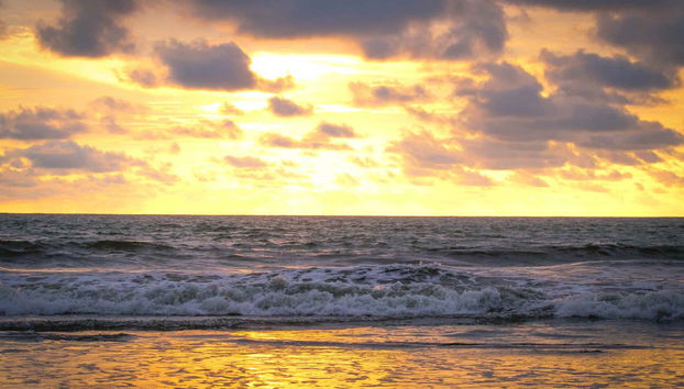 Coucher de soleil sur la plage Chucheros