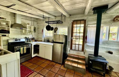 Log Casita Overlooking Pond and Waterfall near Taos, New Mexico - Foto 54