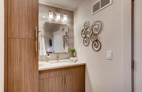 Elegant Townhome Near Old Town, Breweries and River! - Foto 52