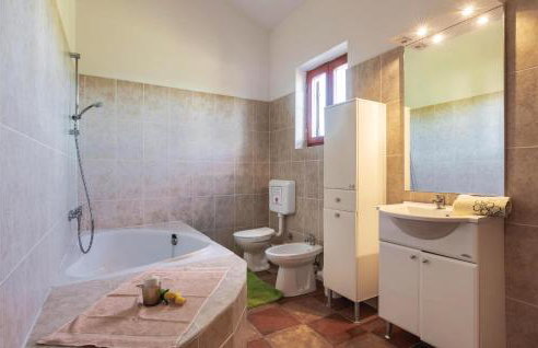 Beautiful Home In Hrboki With Wifi - Foto 26