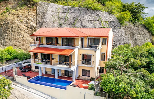 2-Bedroom Condo with Ocean View and Pool - Photo 30