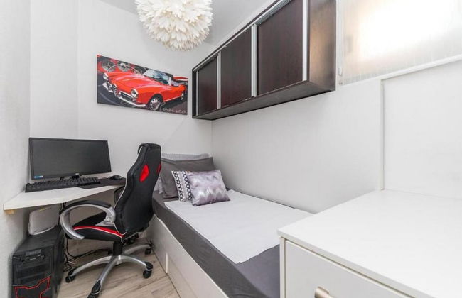 Charming Villa With Outdoor Pool, Bbq, and Sun Deck in Tranquil Kaštela Area - Foto 26