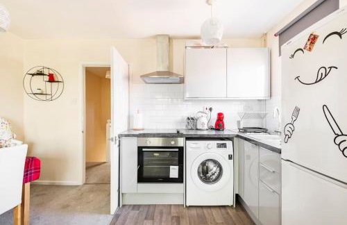 Charming Entire 2-Bedroom House in Milton Keynes - Photo 18