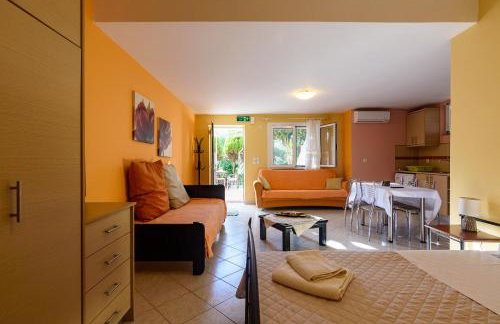 Terpsi Apartments - Kyparissia Garden Retreats - Photo 50
