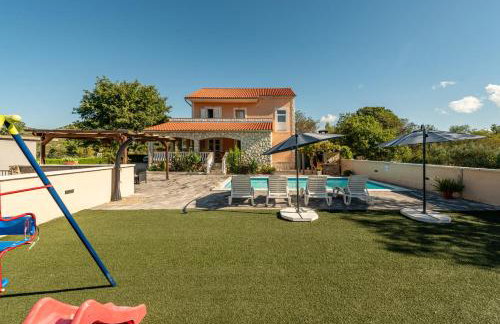 Holiday House Laetitia with pool - Foto 52