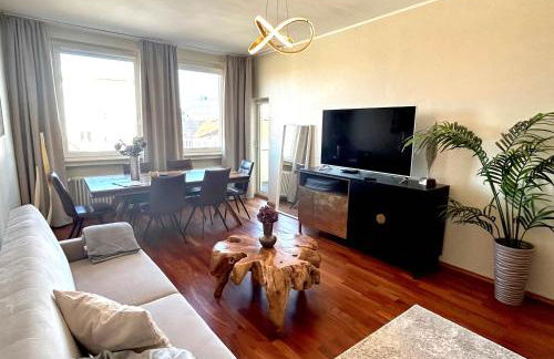 ED-große, moderne Wohnung in zentraler Lage, mit Balkon, Lift und Parkplatz - Foto 1