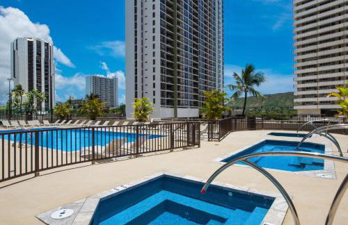 36Fl with Ocean View, Mins to Waikiki Beach, Parking - Foto 96